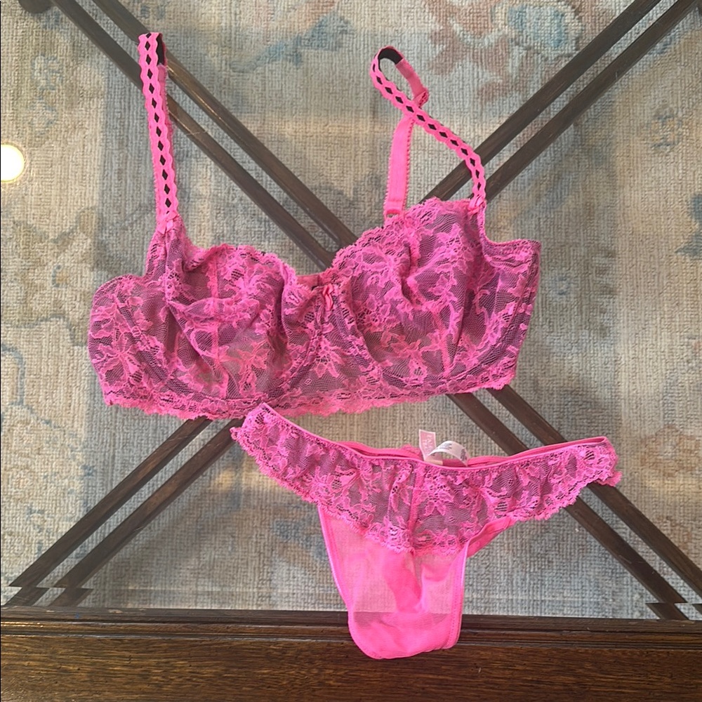 Victoria's Secret Pink Lace Bra 36D